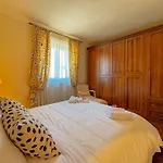 Ampia Casa Con Giardino By Host Hero Διαμέρισμα *