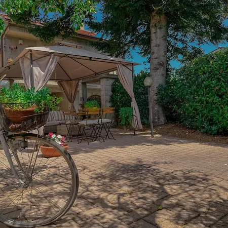 Apartment Ampia Casa Con Giardino By Host Hero