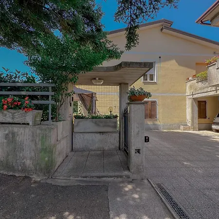 Ampia Casa Con Giardino By Host Hero