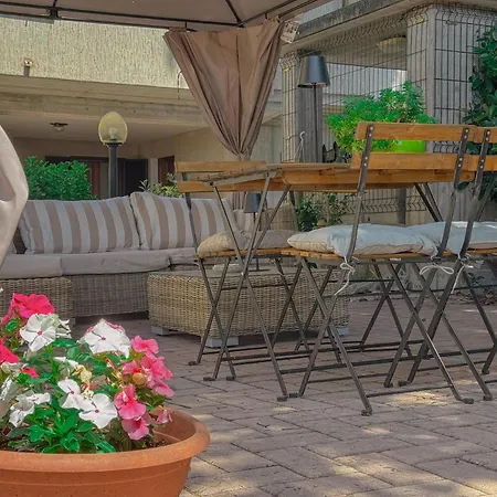 Apartment Ampia Casa Con Giardino By Host Hero