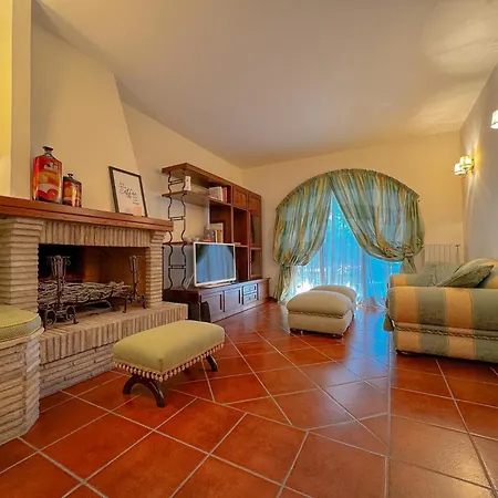 Ampia Casa Con Giardino By Host Hero Apartment