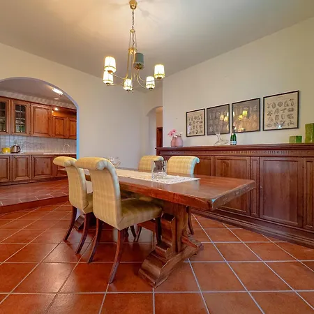 Apartment Ampia Casa Con Giardino By Host Hero