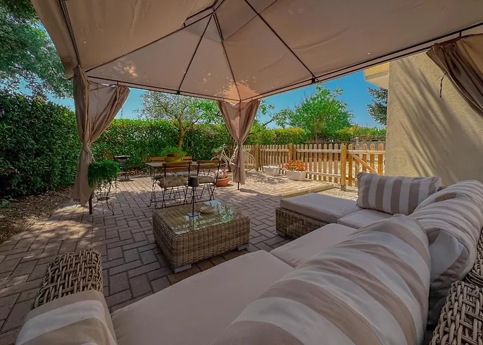 Ampia Casa Con Giardino By Host Hero