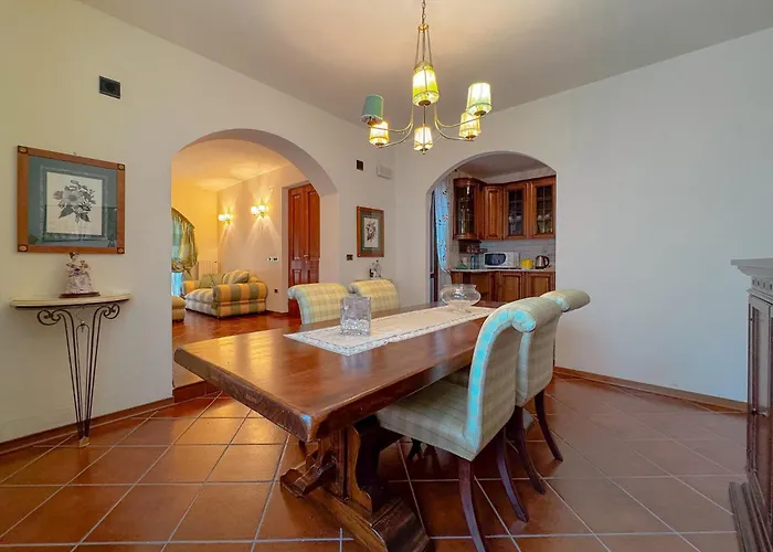 Ampia Casa Con Giardino By Host Hero